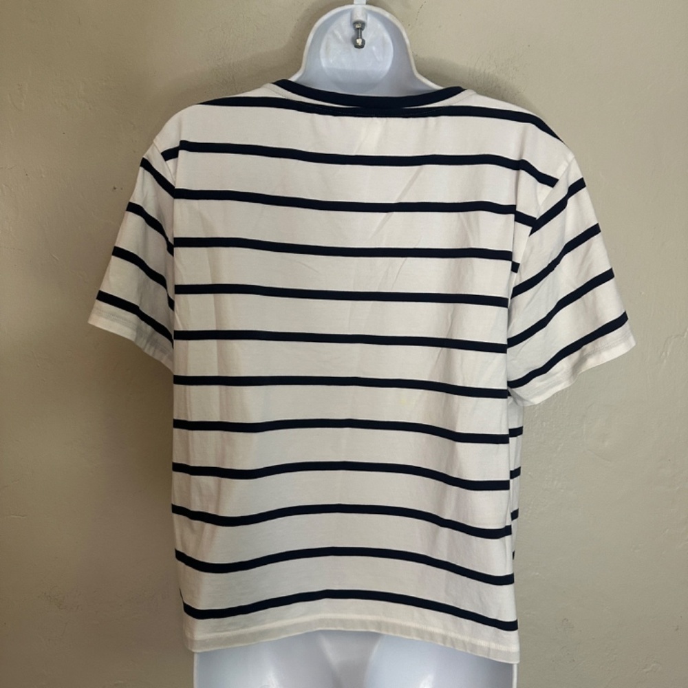 Athleta V Neck T Shirt Medium Gently worn 91% cotton/9% spandex 20" armpits - Picture 2 of 3